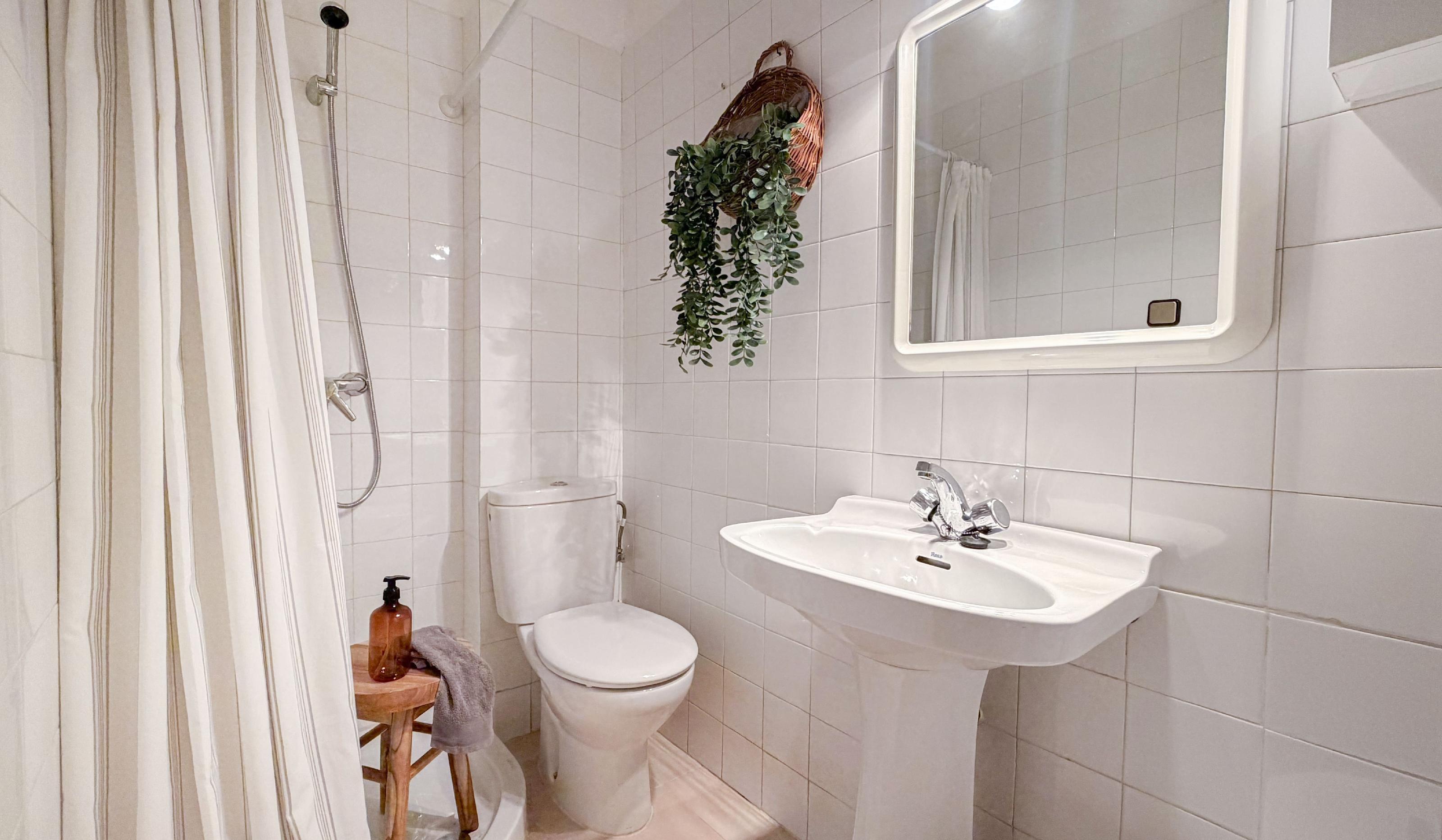 Imagen 8 Casa Pareada en venta en Ontiñena / Vivienda ubicada en la arteria principal del pueblo.