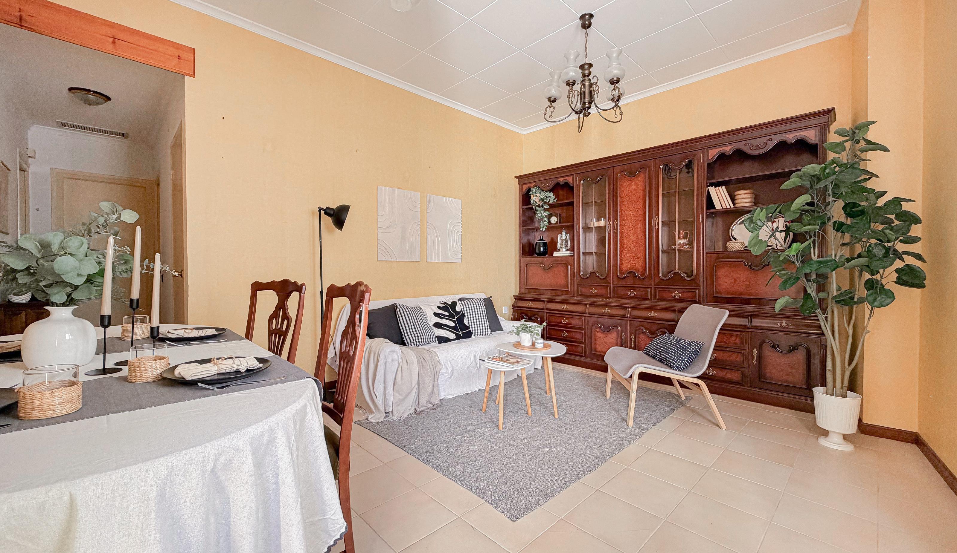 Imagen 2 Casa Pareada en venta en Ontiñena / Vivienda ubicada en la arteria principal del pueblo.
