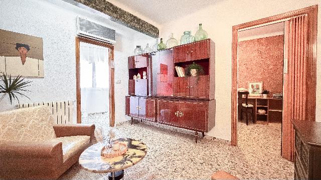 Imagen 20 Inmueble 305851 - Casa Pareada en venta en Ontiñena / Vivienda ubicada en la arteria principal del pueblo.