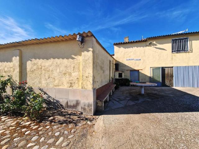 Imagen 3 Inmueble 305889 - Casa en venta en San Esteban De Litera / A dos km. de Binéfar.