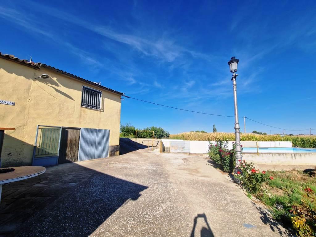 Imagen 28 Casa en venta en San Esteban De Litera / A dos km. de Binéfar.