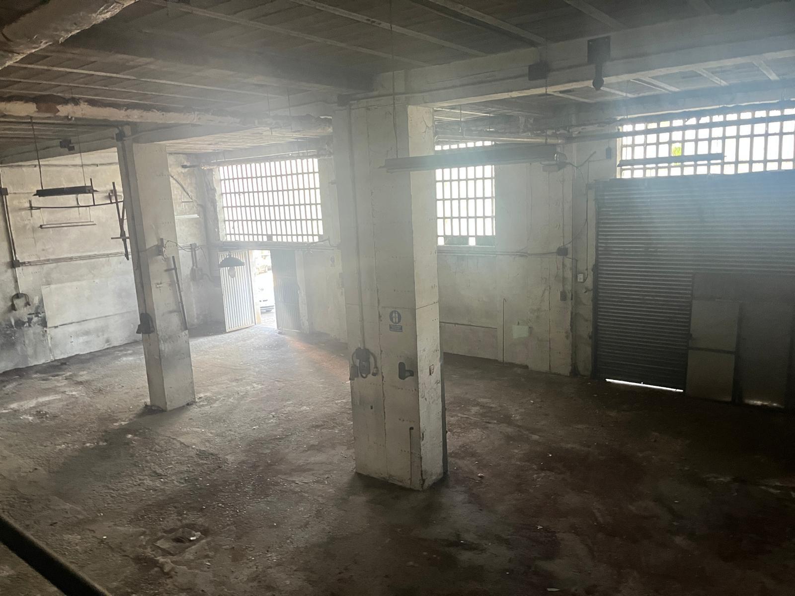 Imagen 10 Local Industrial en venta en Barbastro / Zona paralela a la Avda. Pirineos con Mercadona.