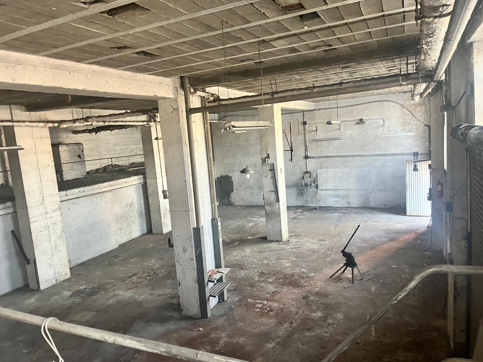 Imagen 7 Local Industrial en venta en Barbastro / Zona paralela a la Avda. Pirineos con Mercadona.