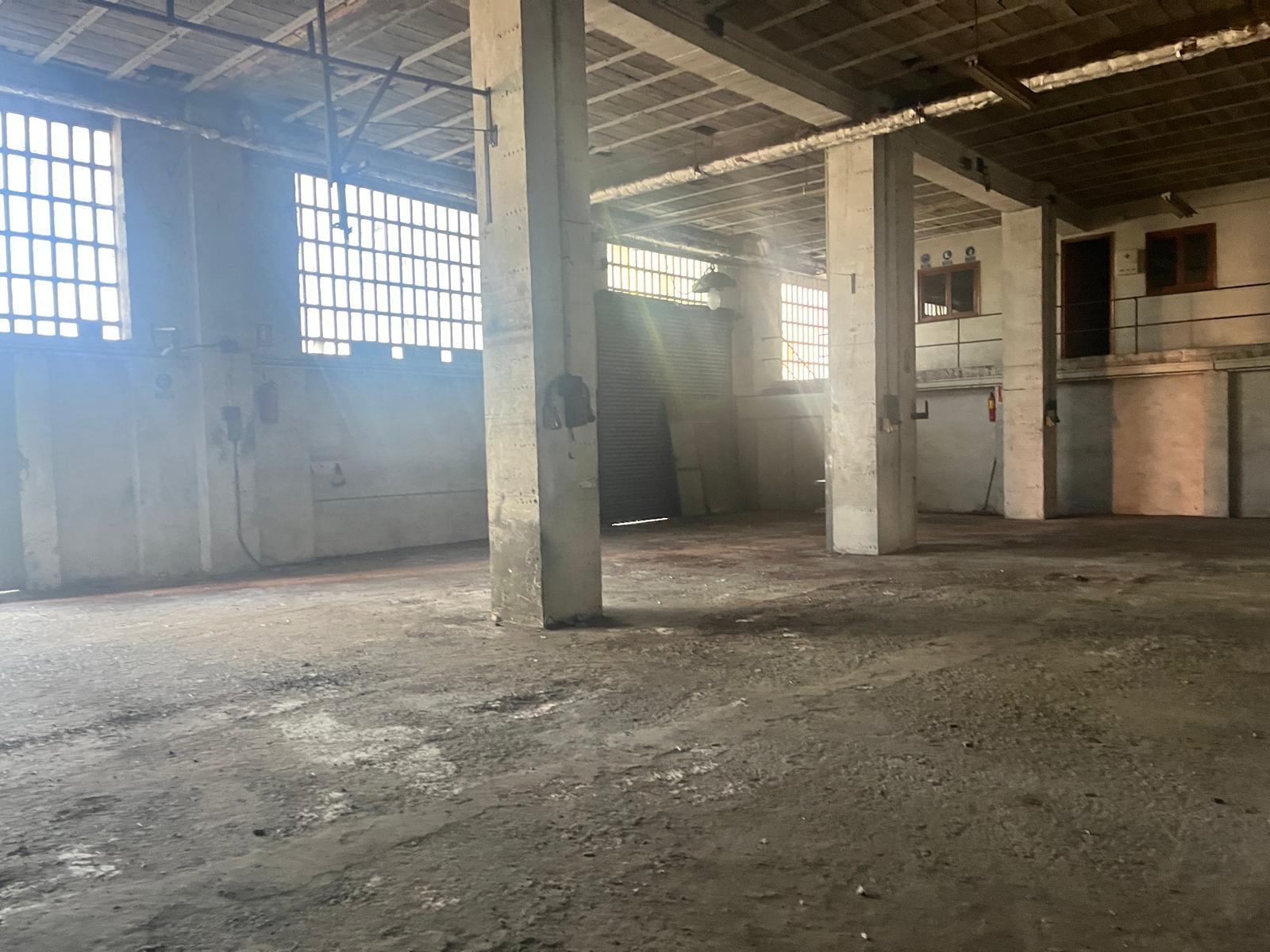 Imagen 6 Local Industrial en venta en Barbastro / Zona paralela a la Avda. Pirineos con Mercadona.