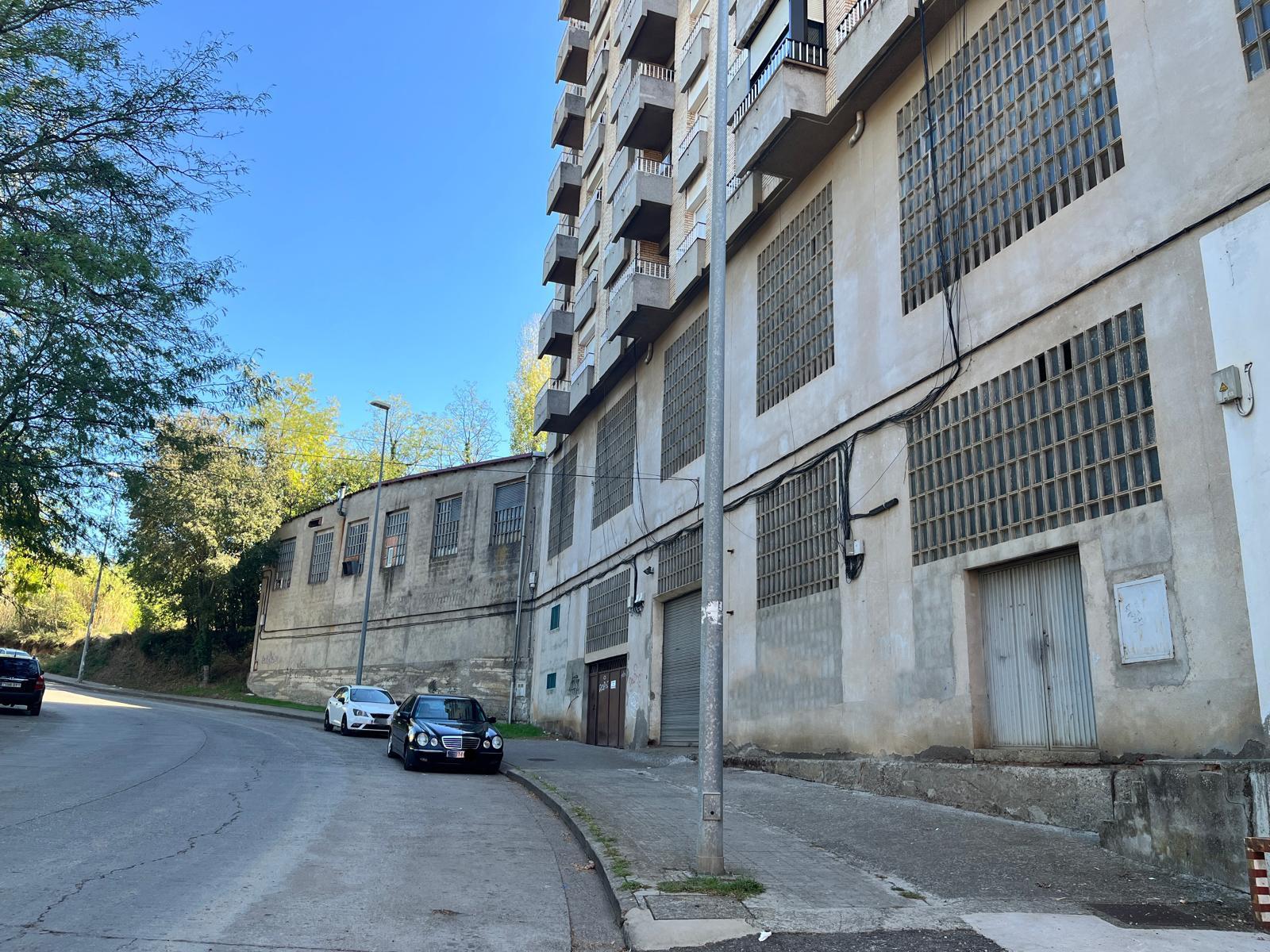 Imagen 4 Local Industrial en venta en Barbastro / Zona paralela a la Avda. Pirineos con Mercadona.