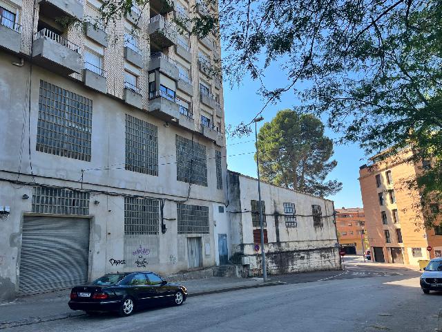 Imagen 3 Inmueble 297115 - Local Industrial en venta en Barbastro / Zona paralela a la Avda. Pirineos con Mercadona.