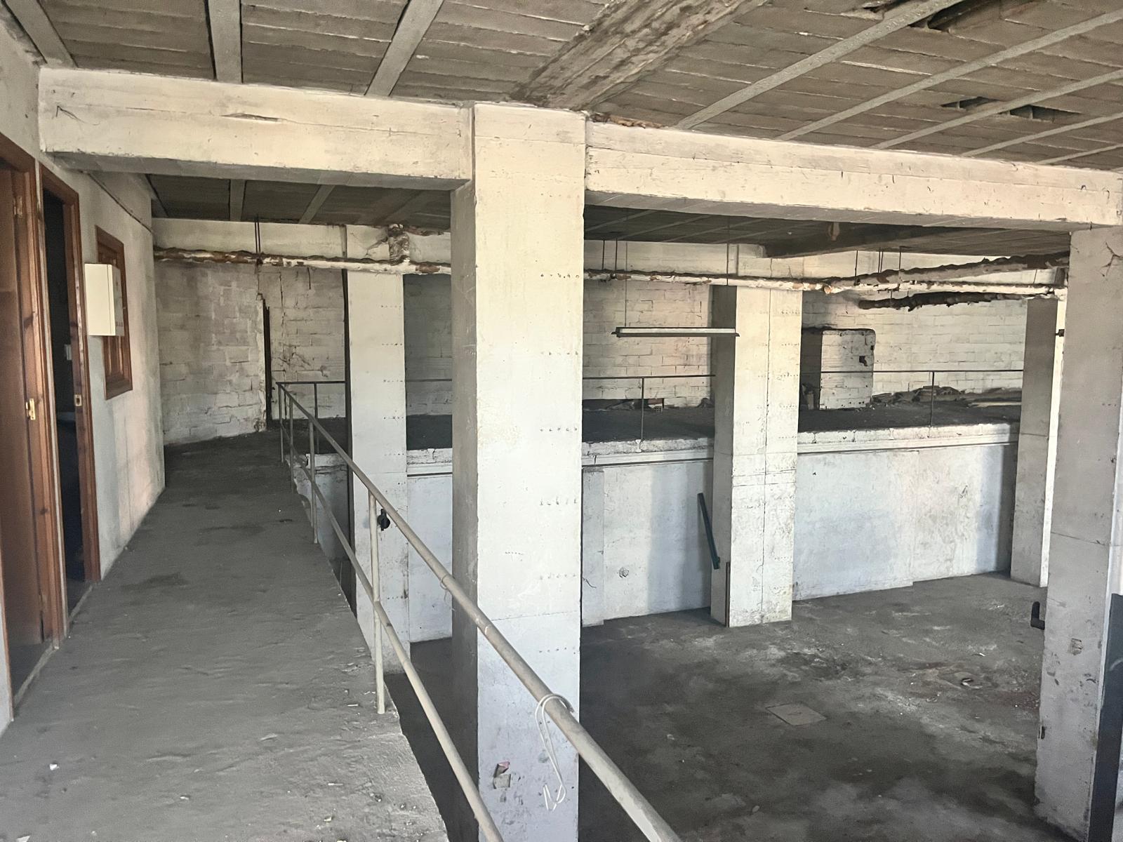 Imagen 8 Local Industrial en venta en Barbastro / Zona paralela a la Avda. Pirineos con Mercadona.