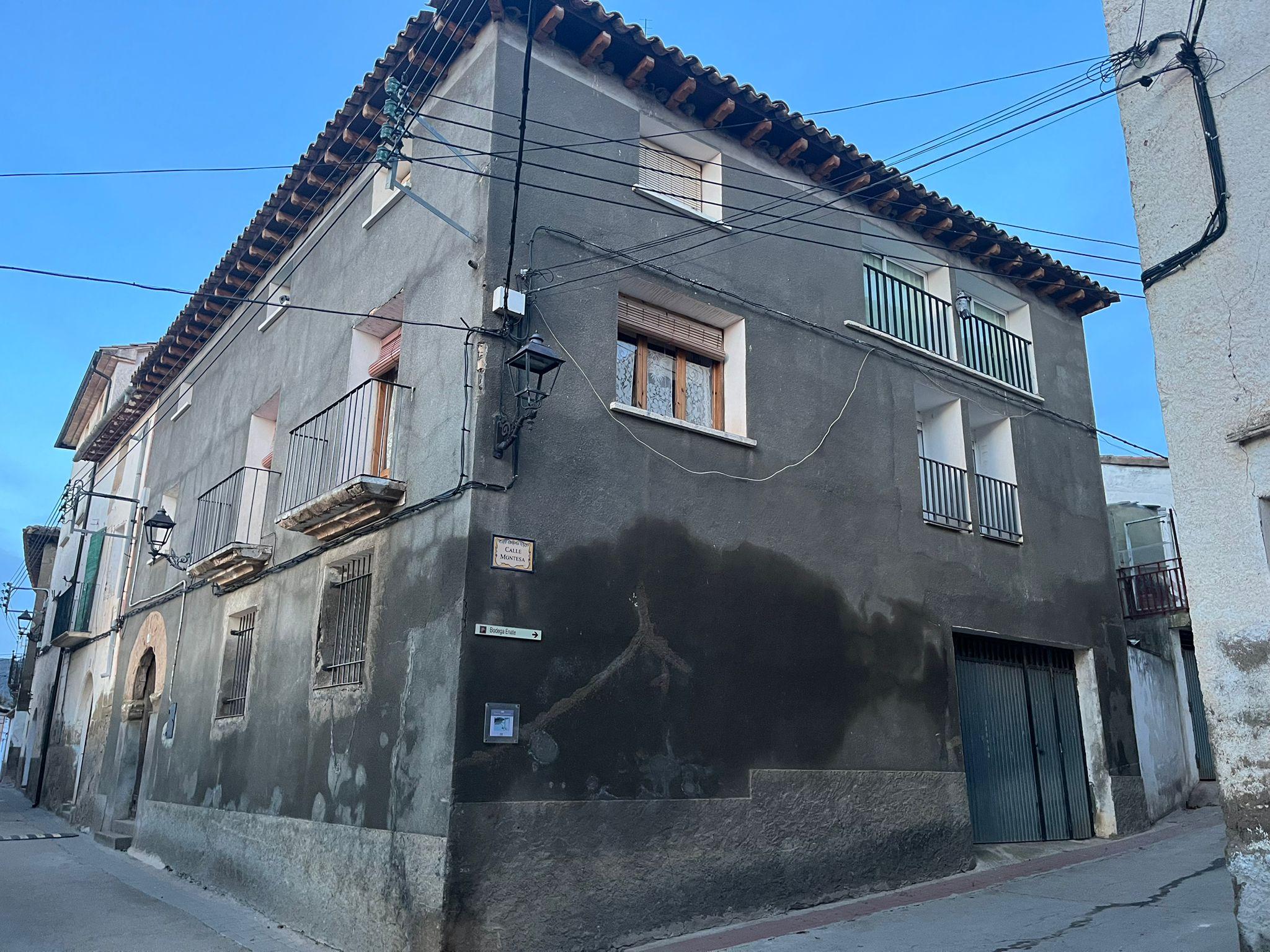 Imagen 1 Casa en venta en Salas Bajas / Centro de Salas Bajas