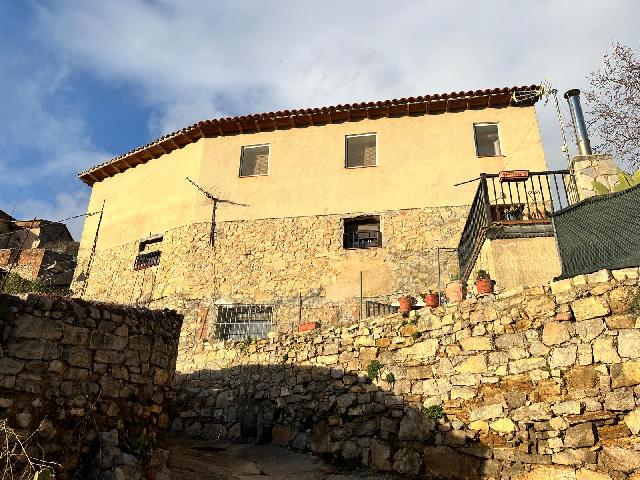 Imagen 1 Inmueble 300277 - Casa en venta en Hoz Y Costean / Hoz de Barbastro, zona alta.