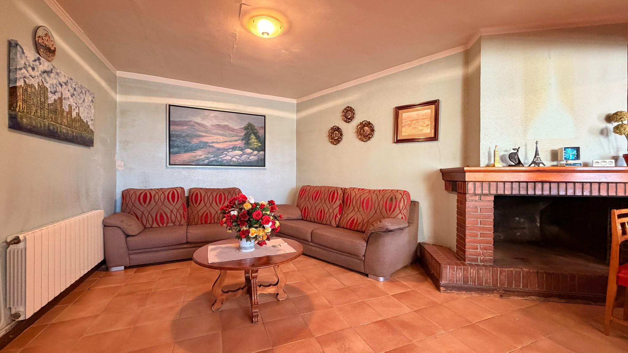Imagen 2 Casa en venta en Castejón Del Puente / Entrada de la población