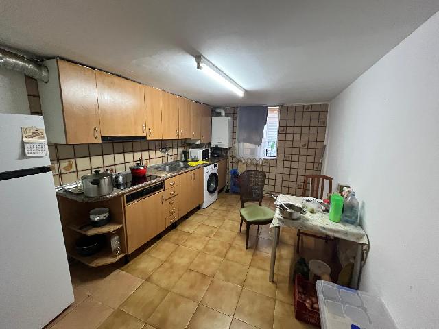Imagen 1 Inmueble 305291 - Casa en venta en Barbastro / Calle Oncinellas, centro de la población