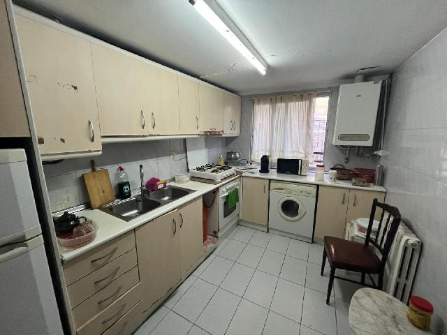 Imagen 2 Inmueble 305291 - Casa en venta en Barbastro / Calle Oncinellas, centro de la población