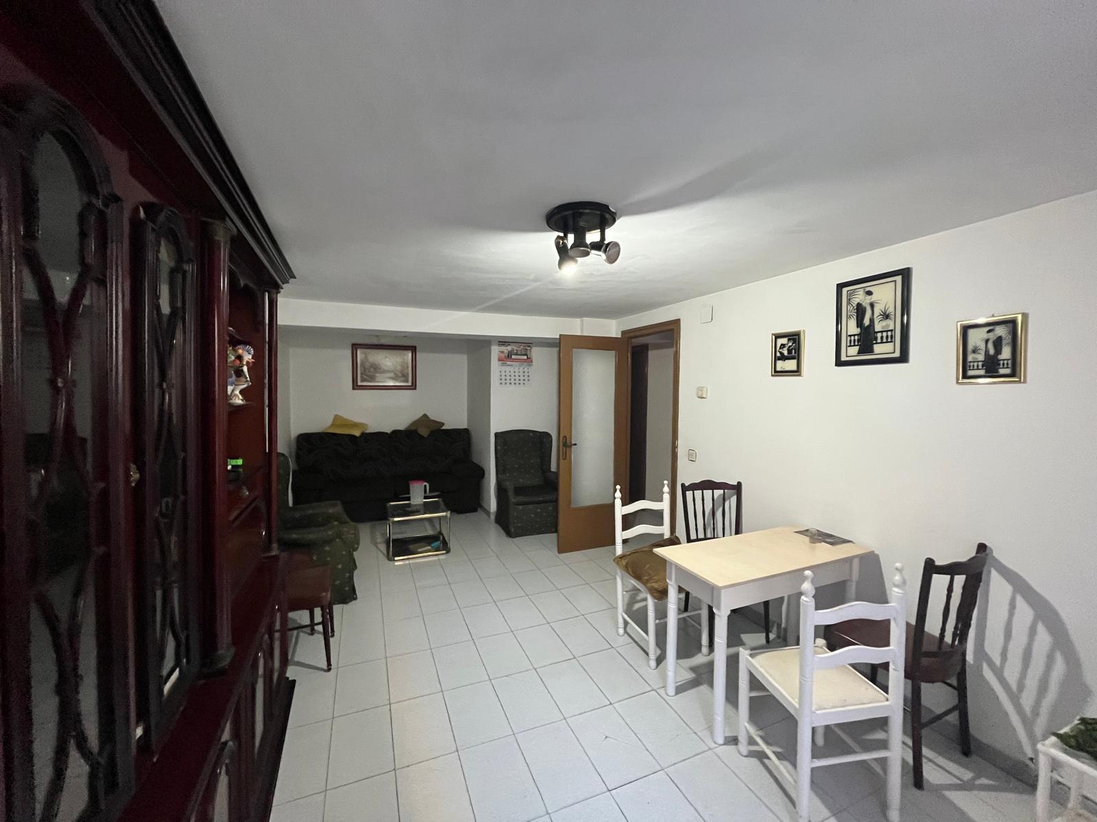 Imagen 4 Casa en venta en Barbastro / Calle Oncinellas, centro de la población