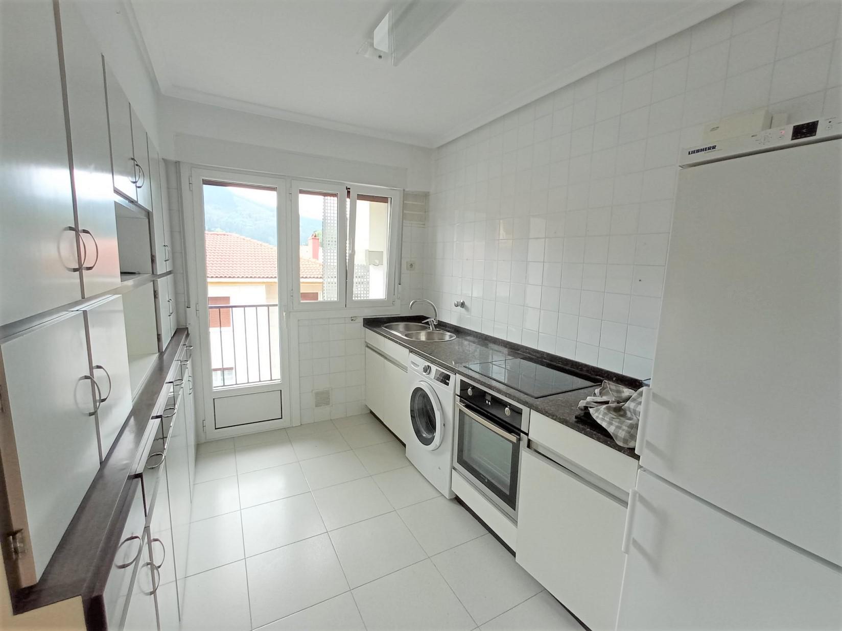 Imagen 2 Piso en alquiler en Eibar / Zona      Amaña