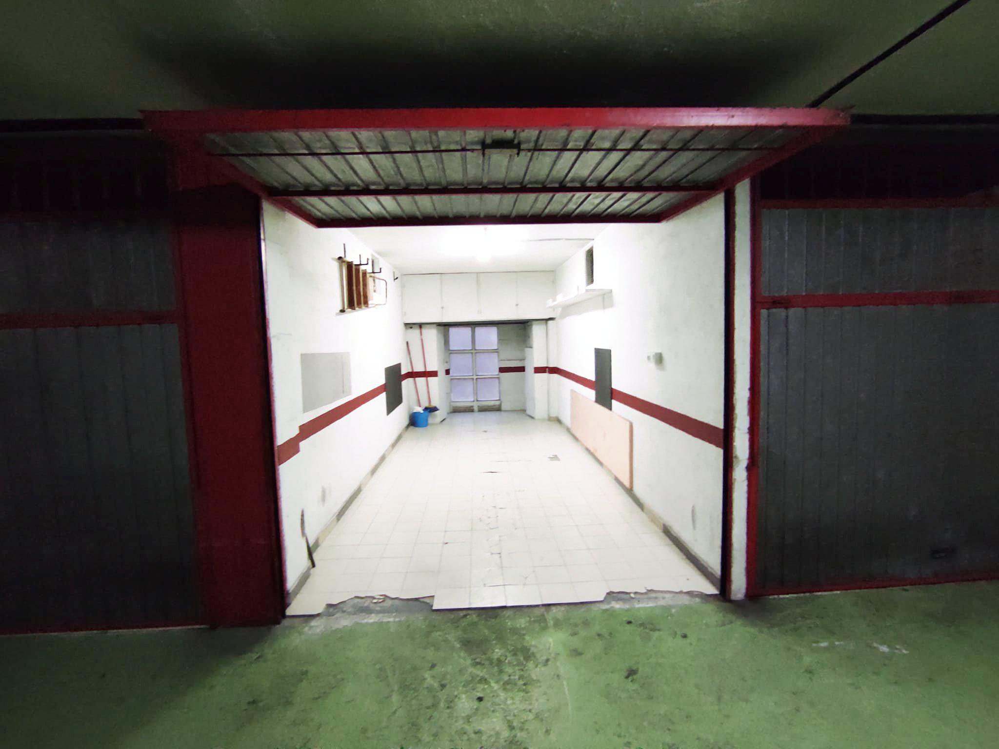 Imagen 1 Parking Coche en alquiler en Ermua / Zona llana y accesible