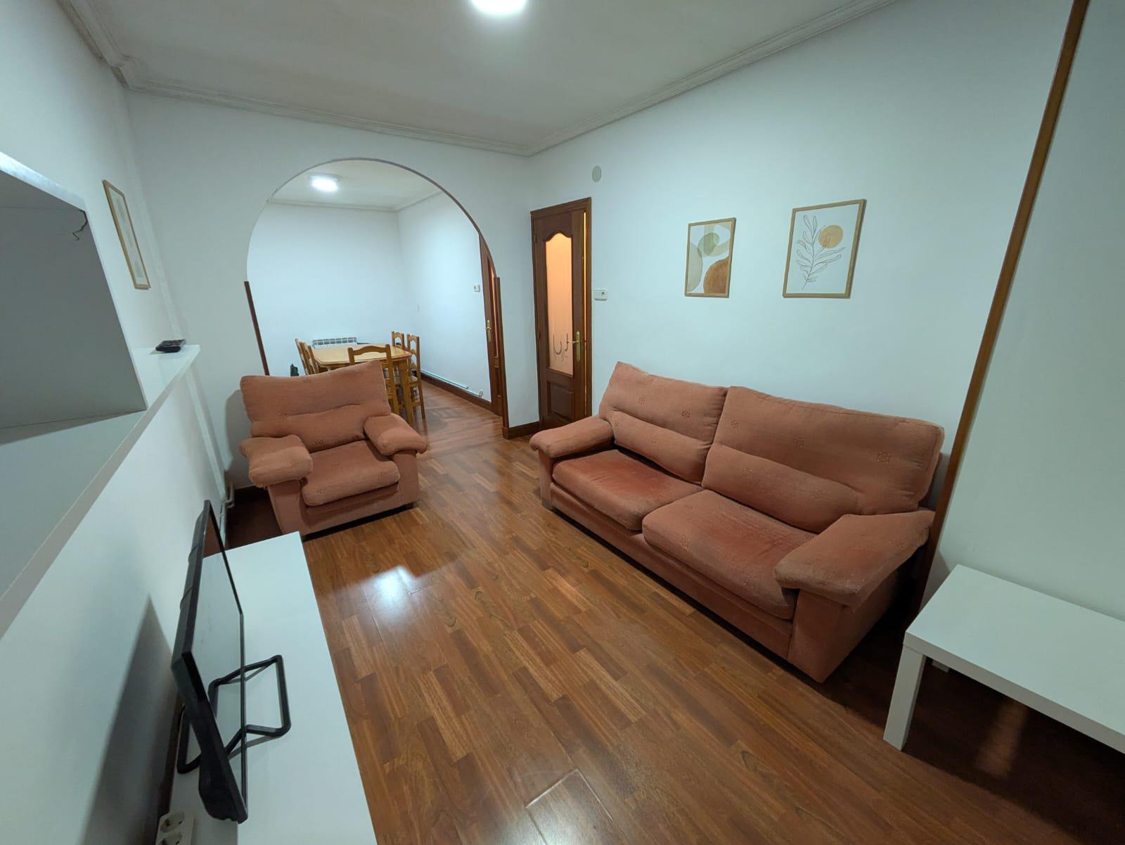 Imagen 1 Piso en alquiler en Eibar / Zona llana y accesible cerva del centro