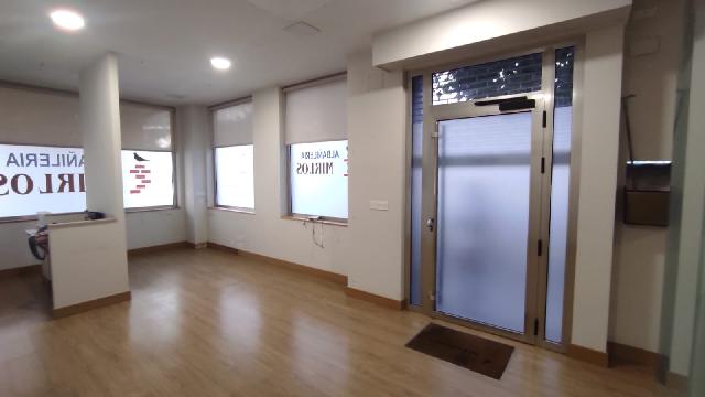 Imagen 10 Inmueble 295534 - Local Comercial en venta en Ermua / Calle San Pelayo 