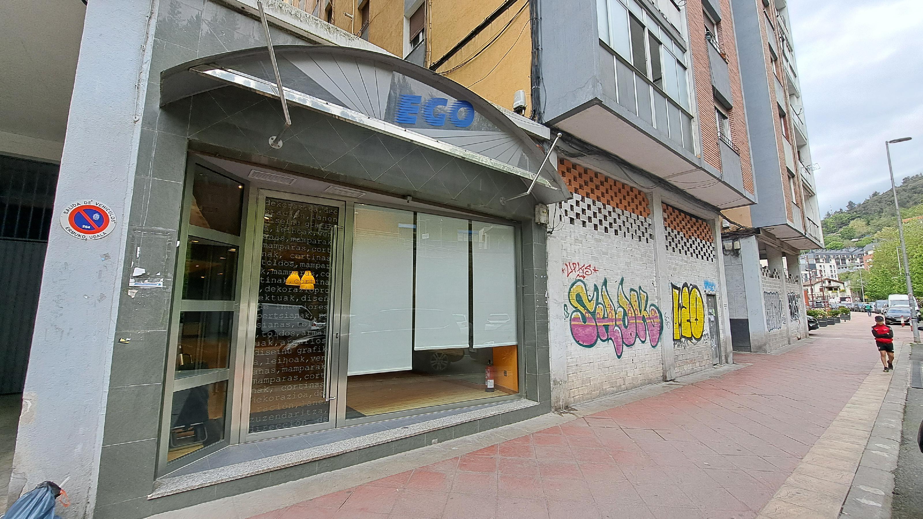 Imagen 1 Local Comercial en alquiler en Ermua / Barrio de San Lorenzo en Ermua