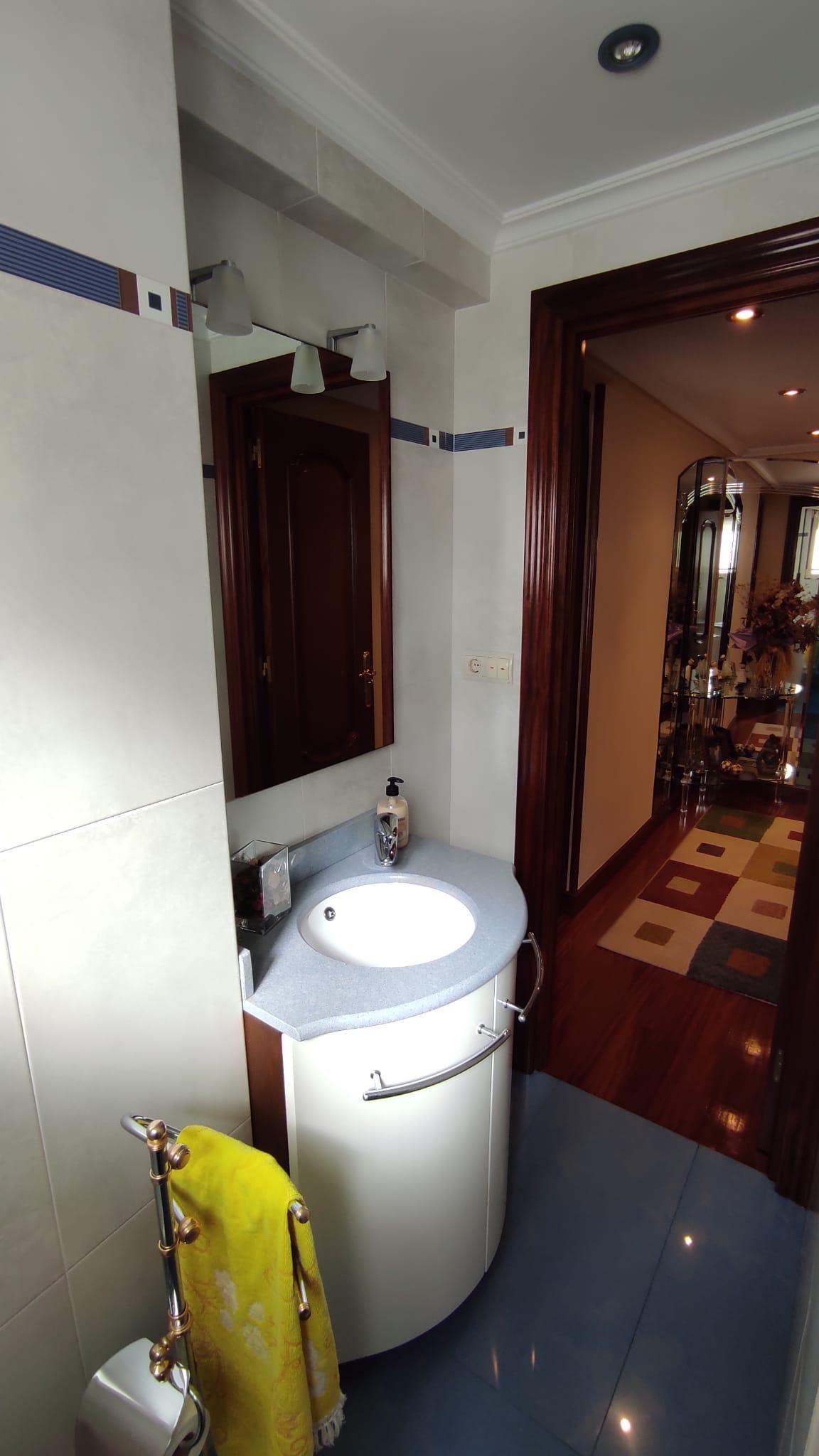 Imagen 21 Piso en venta en Ermua / Zon a Zubiaurre