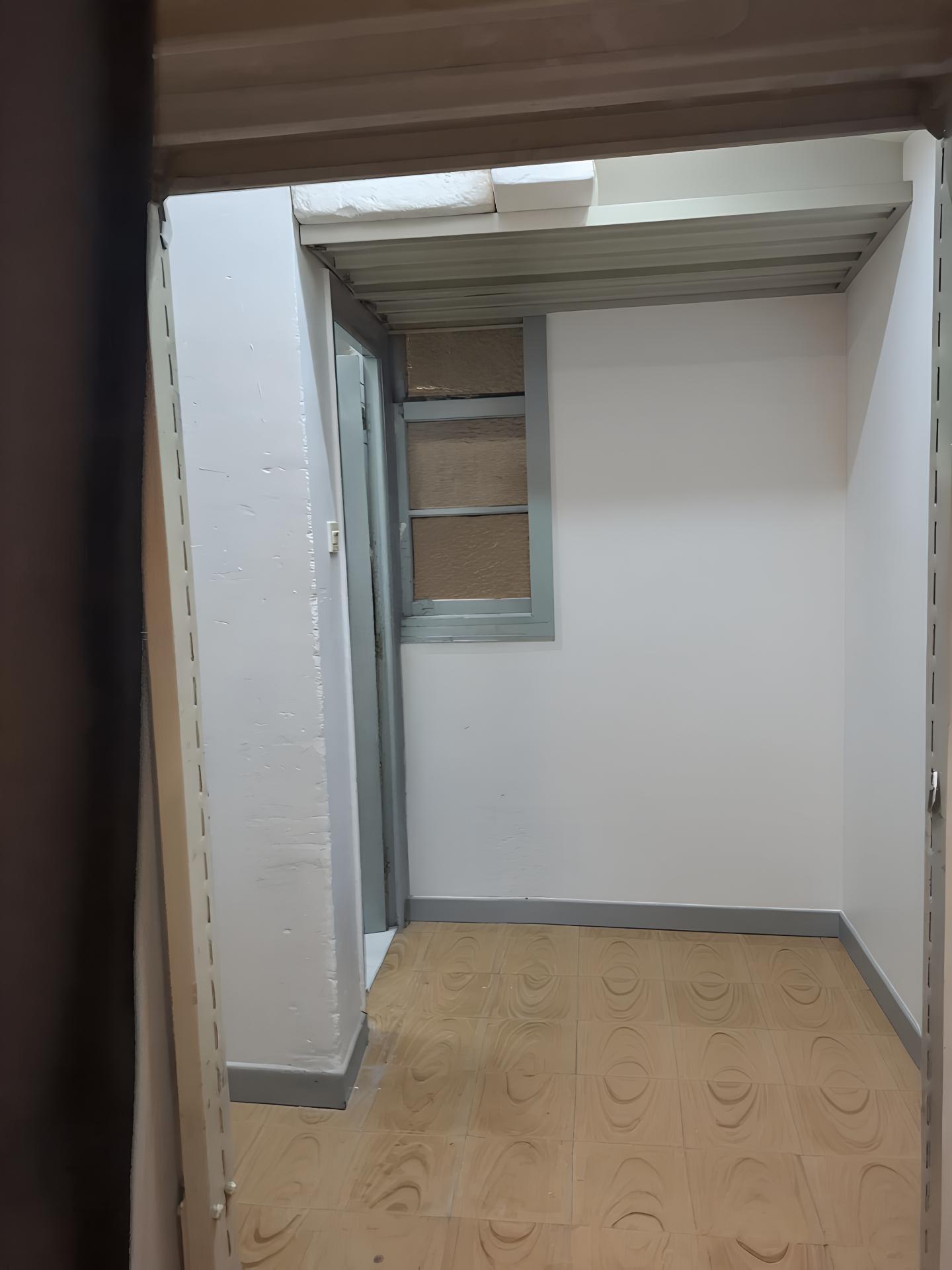 Imagen 22 Local Comercial en venta en Eibar / A 5 minutos del centro de Eibar, calle accesible.