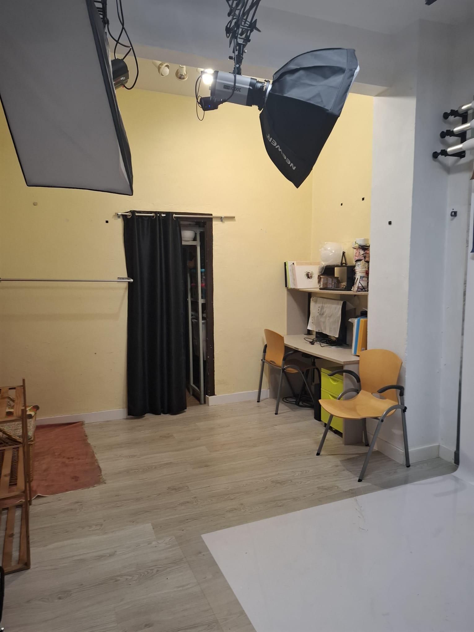 Imagen 2 Local Comercial en venta en Eibar / A 5 minutos del centro de Eibar, calle accesible.