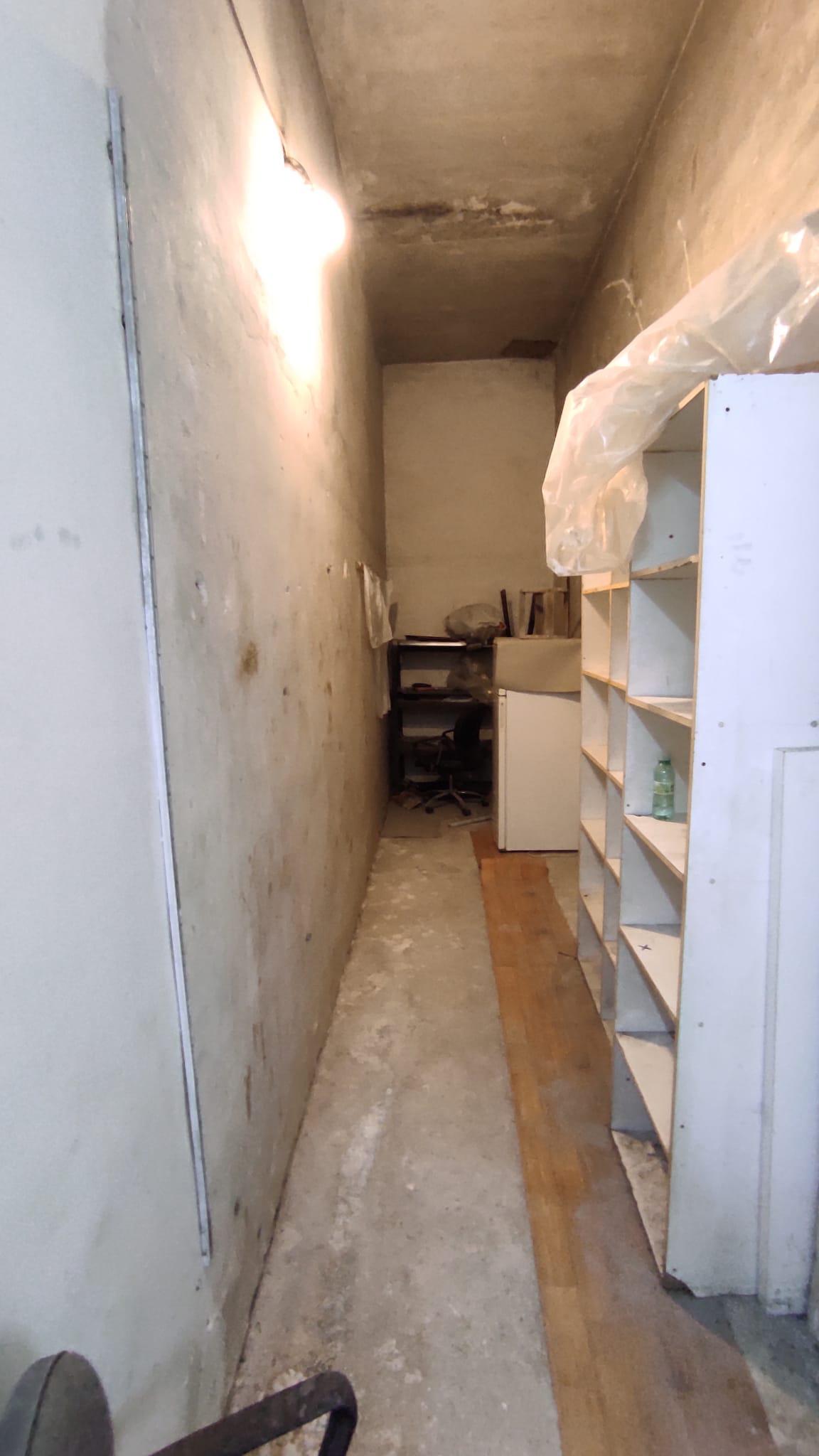 Imagen 4 Local Comercial en venta en Ermua / Zona San Lorenzo, llana y accesible.