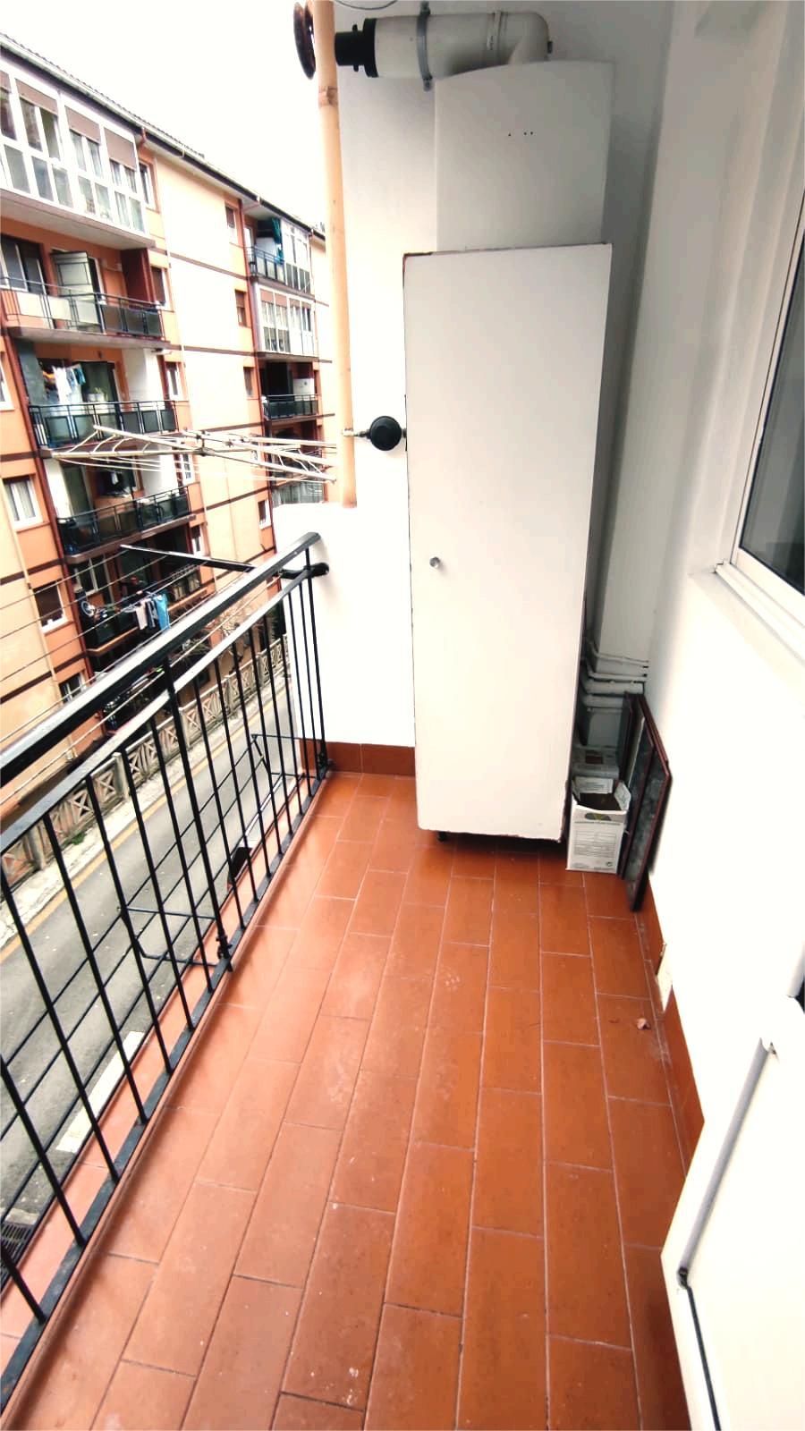 Imagen 2 Piso en venta en Ermua / Zona Centro Zerukoa 1