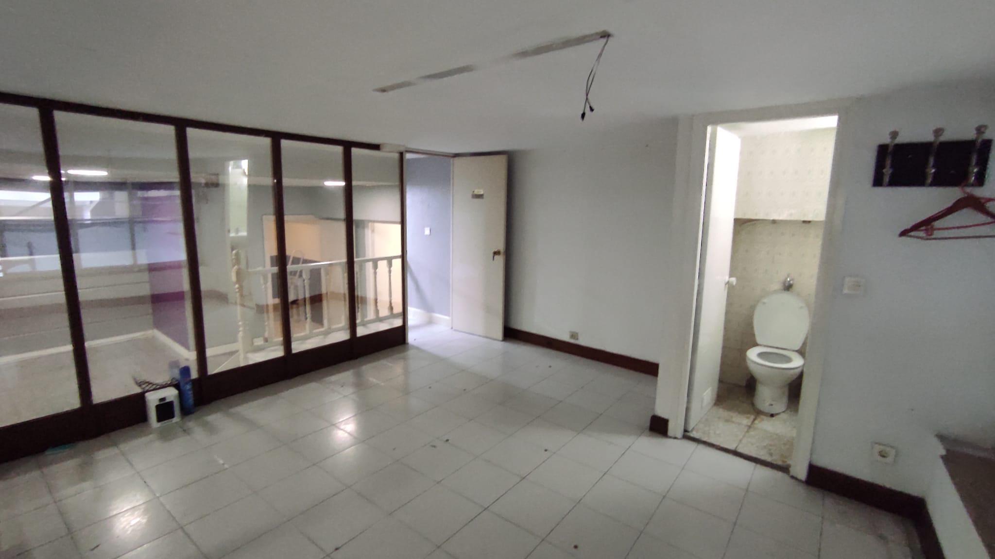 Imagen 2 Local Comercial en venta en Ermua / Zona muy transitada cerca del centro de Ermua