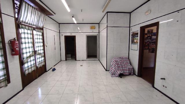 Imagen 1 Inmueble 299996 - Local Comercial en venta en Zaldibar / Zona llana y accesible.