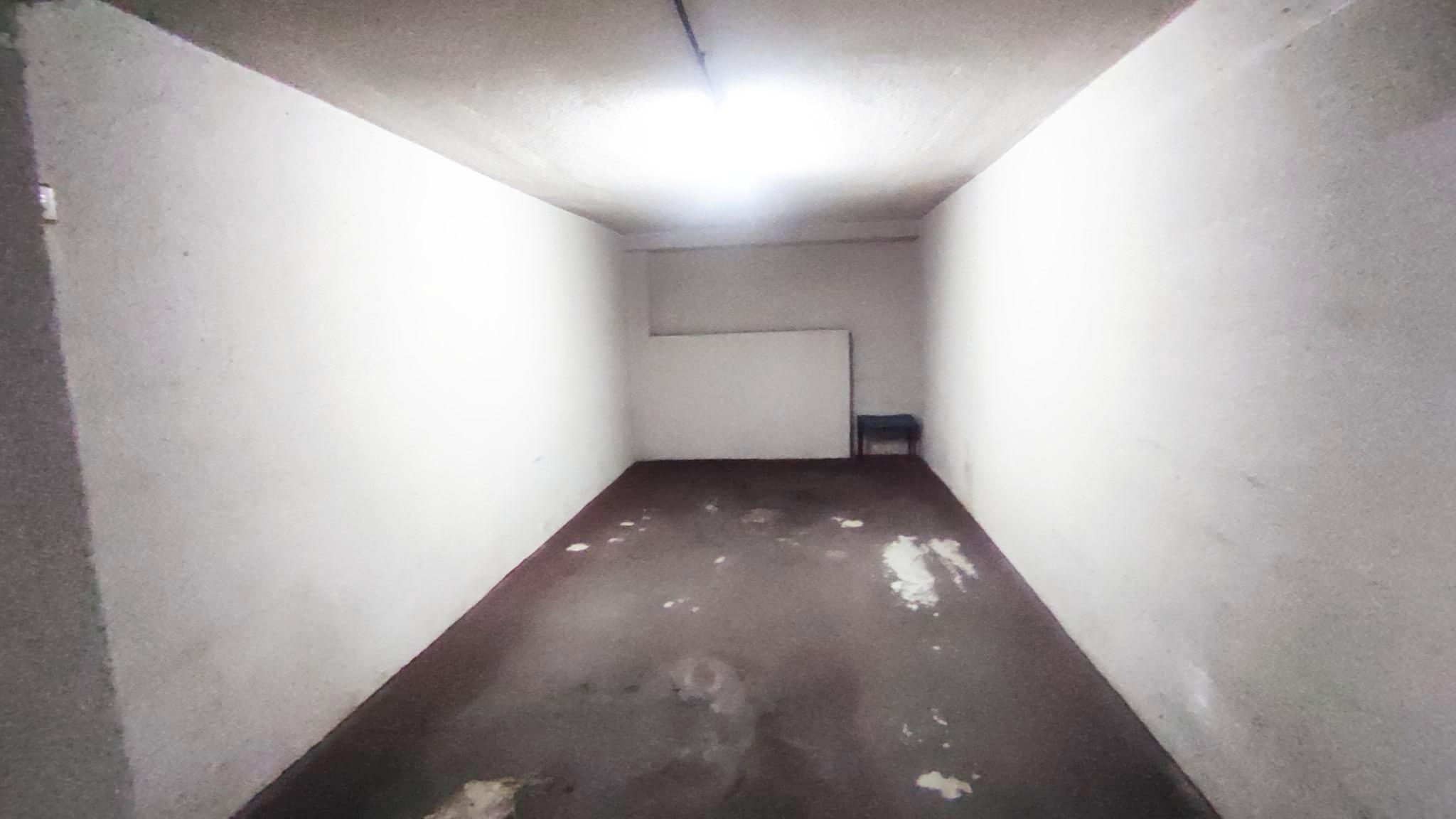 Imagen 5 Parking Coche en alquiler en Eibar / Edificio de garajes, zona accesible