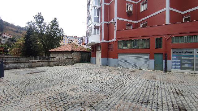 Imagen 4 Inmueble 300356 - Local Comercial en venta en Ermua / En pleno centro de Ermua, frente al ayuntamiento