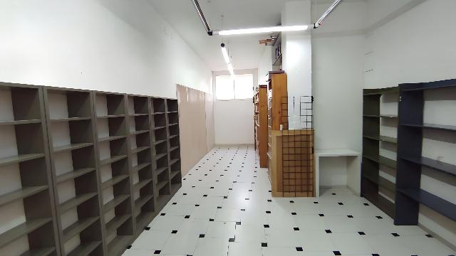 Imagen 2 Inmueble 300396 - Local Comercial en alquiler en Ermua / Zona comercial y calle central de Ermua.