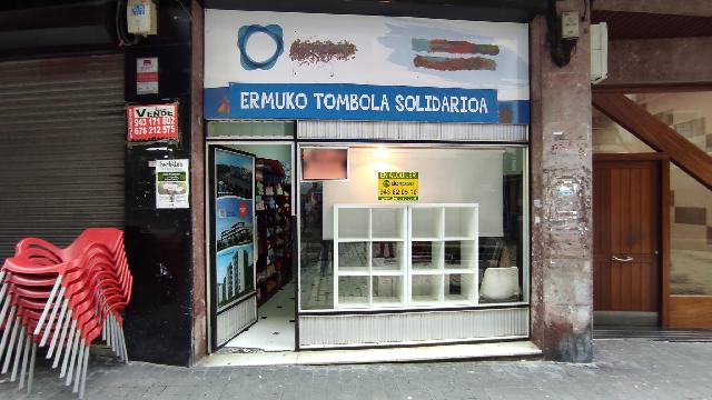 Imagen 1 Inmueble 300396 - Local Comercial en alquiler en Ermua / Zona comercial y calle central de Ermua.