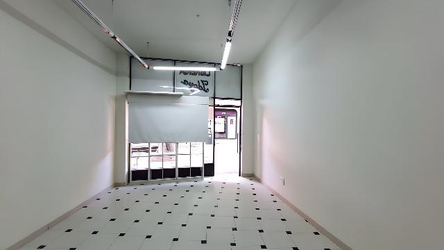 Imagen 3 Inmueble 300396 - Local Comercial en alquiler en Ermua / Zona comercial y calle central de Ermua.