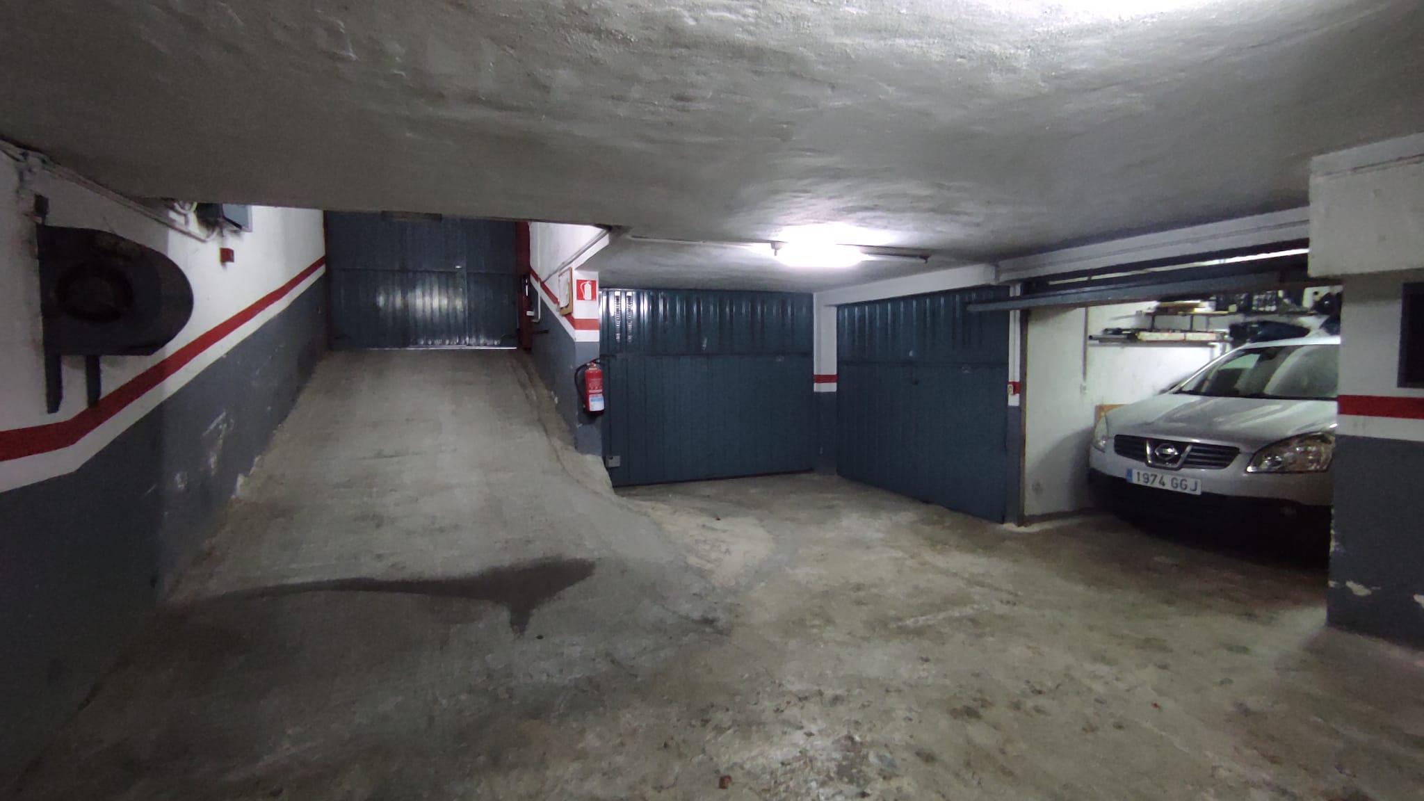 Imagen 6 Parking Coche en venta en Ermua / Zona llana y accesible cerca del centro