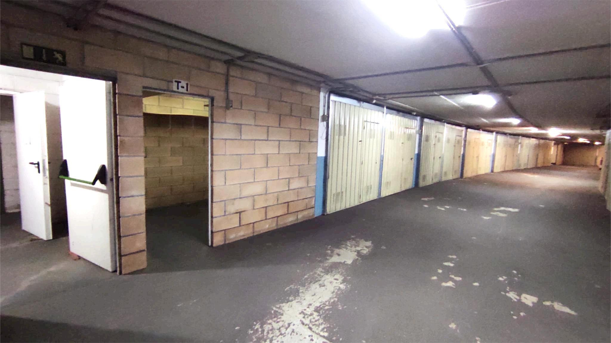 Imagen 5 Parking Moto en venta en Ermua /  Trastero Debajo del parque de San Antonio