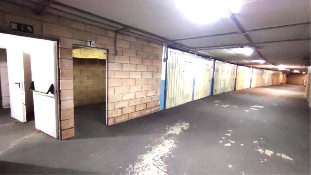 Imagen 3 Inmueble 300488 - Parking Moto en venta en Ermua /  Trastero Debajo del parque de San Antonio