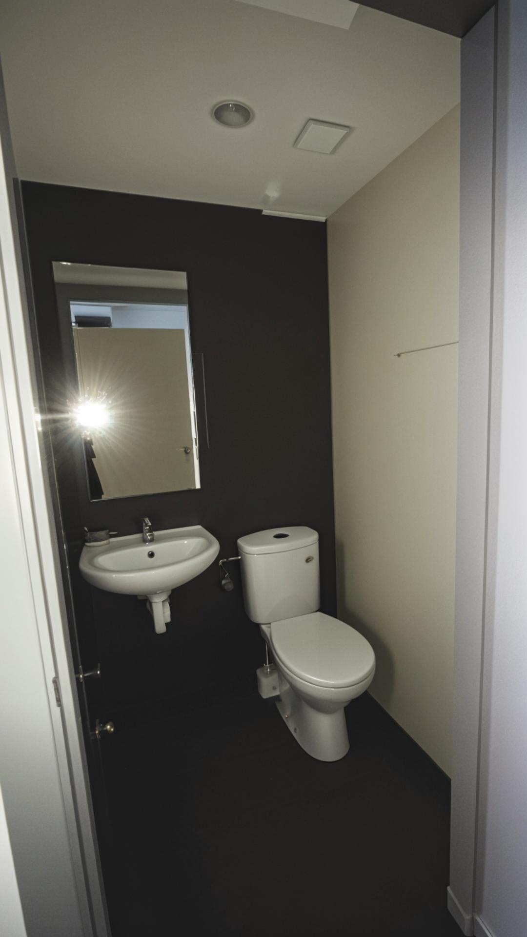 Imagen 11 Local Comercial en alquiler en Eibar / Zona accesible cerca del centro de Eibar.