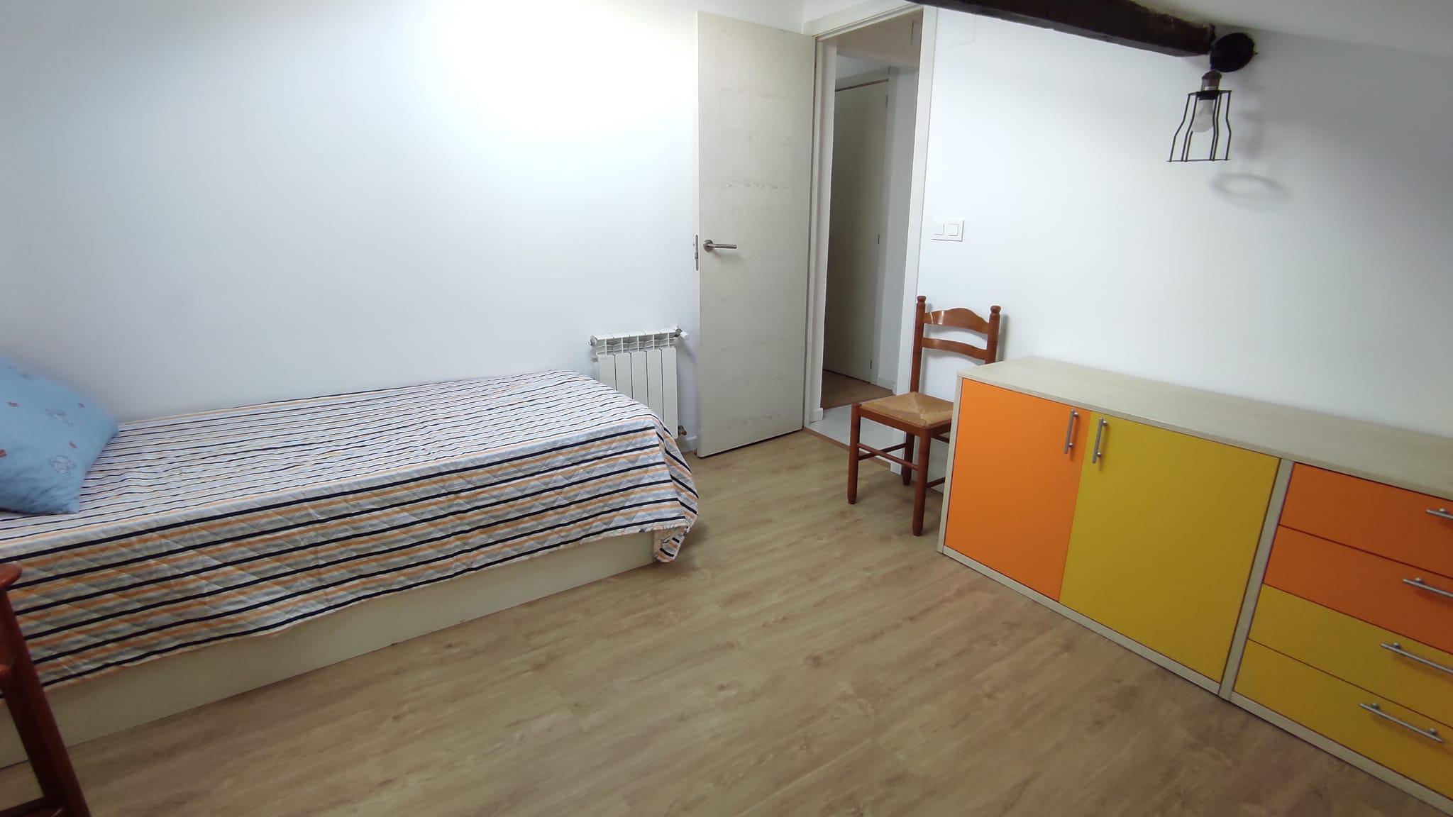 Imagen 19 Piso en alquiler en Eibar / Zona accesible a pocos minutos del centro.