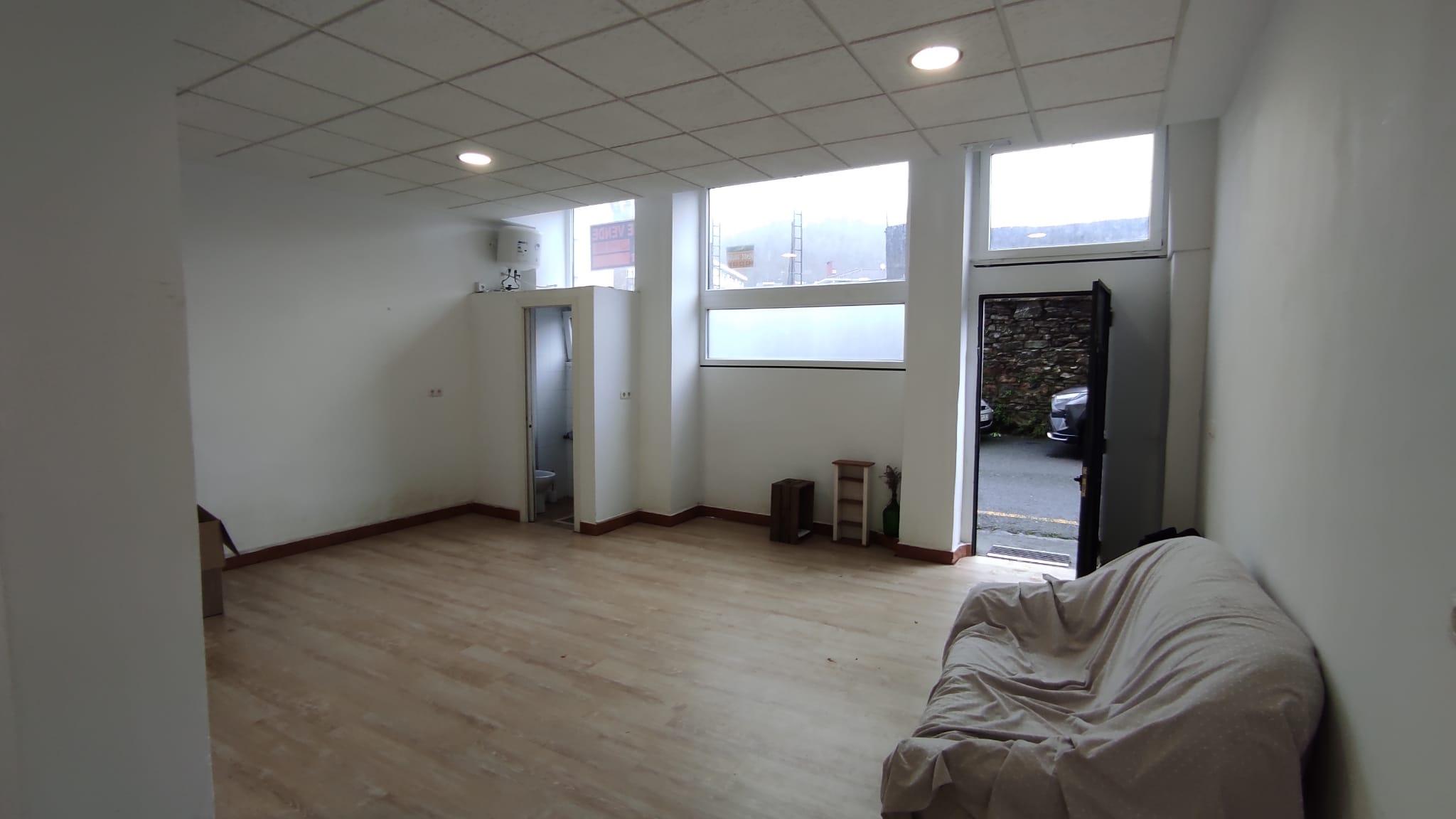 Imagen 1 Local Industrial en venta en Eibar / Egiguren-tarren kalea