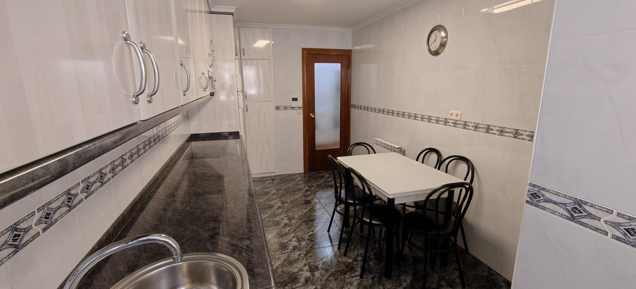 Imagen 2 Piso en alquiler en Eibar / Piso amplio y luminoso en Eibar