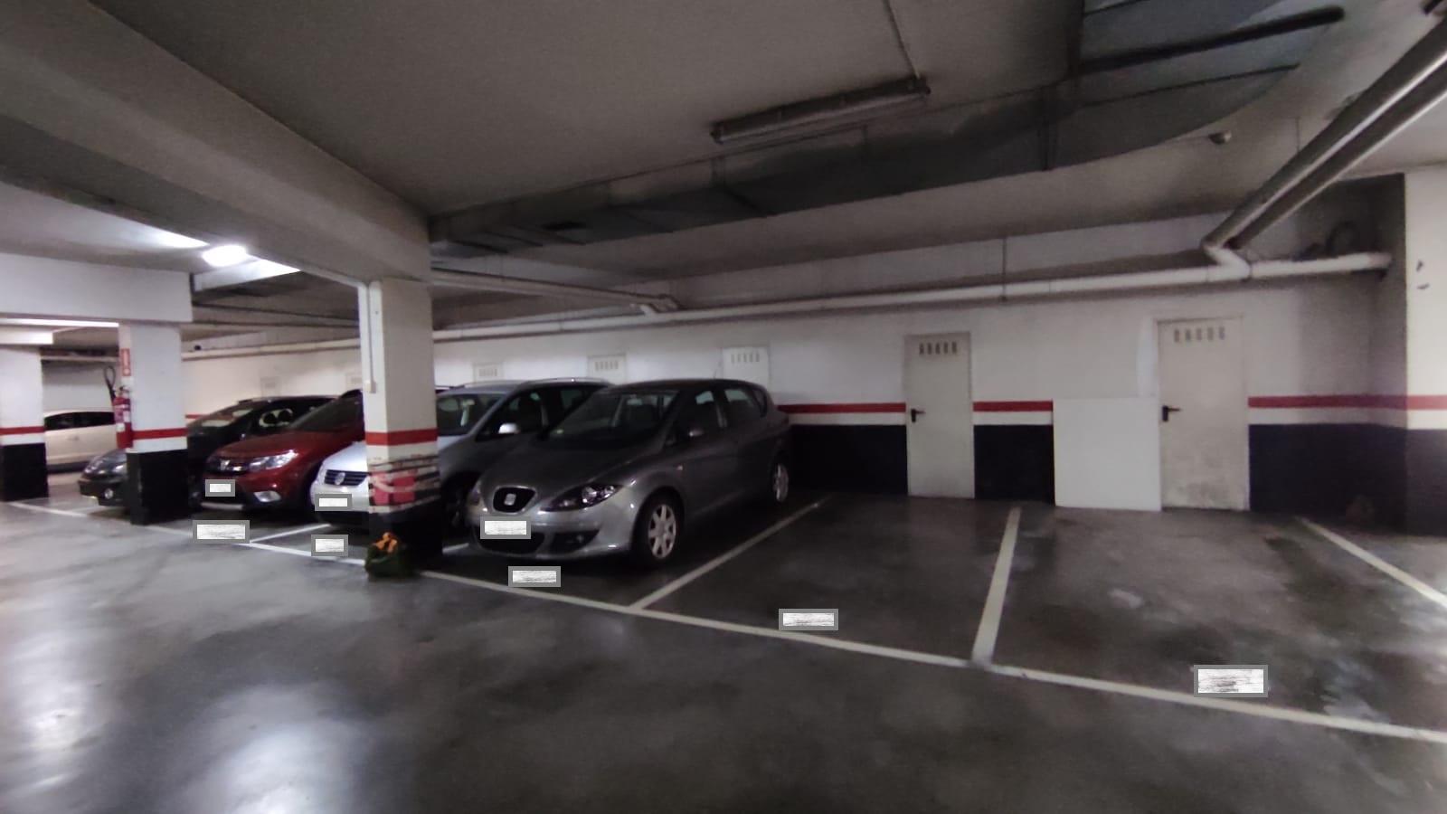 Imagen 3 Parking Coche en venta en Eibar / Zona muy centrica