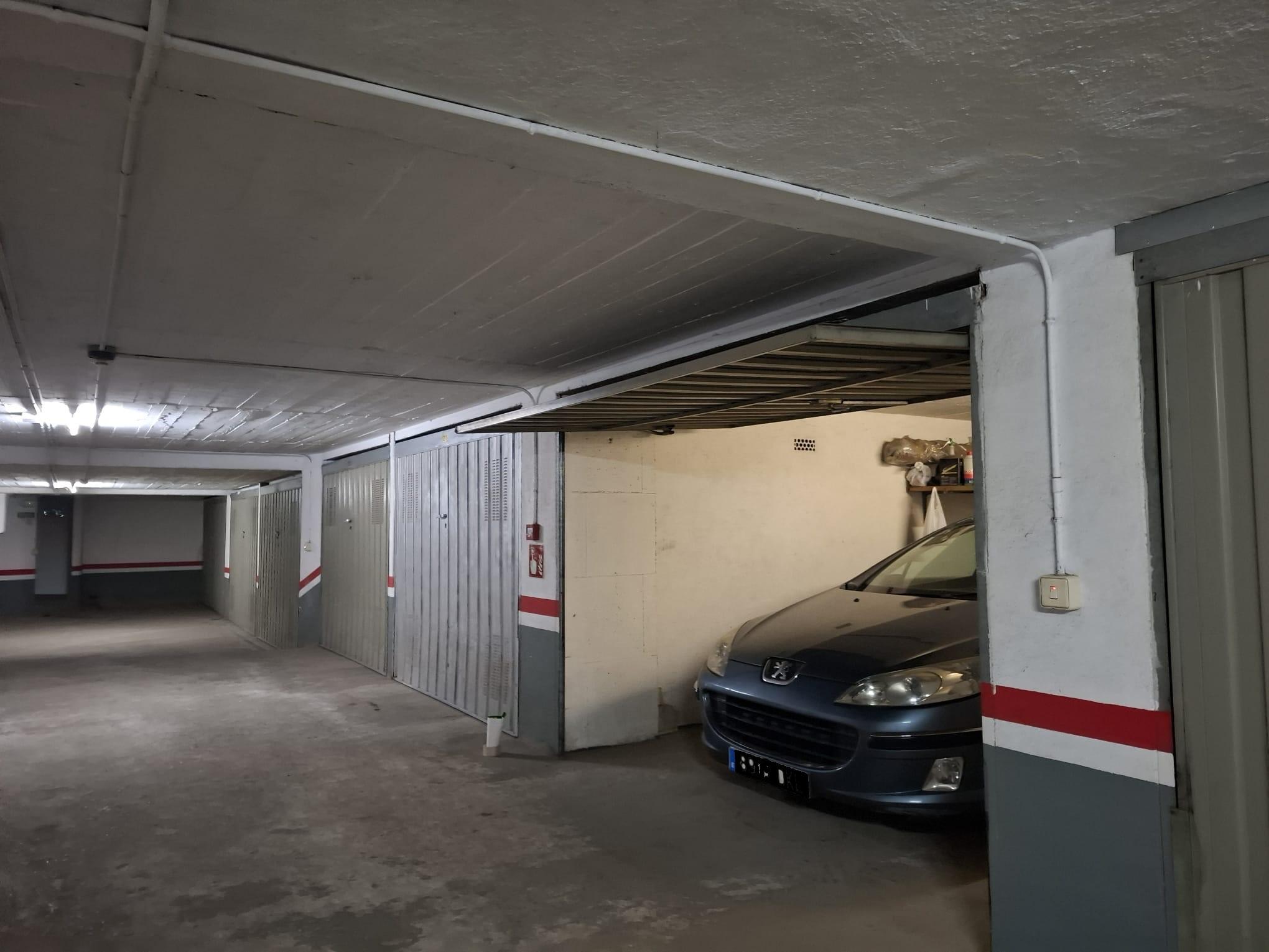 Imagen 3 Parking Coche en venta en Ermua / Zubiaurre zona llana