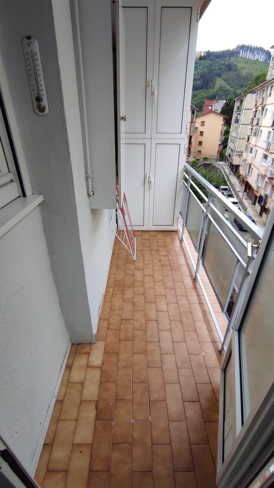 Imagen 2 Piso en venta en Ermua / Zona  Zubiaurre