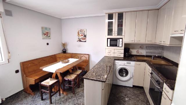 Imagen 22 Inmueble 302996 - Piso en venta en Ermua / Zona  Zubiaurre