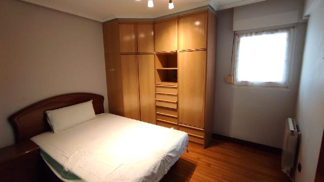 Imagen 8 Inmueble 302996 - Piso en venta en Ermua / Zona  Zubiaurre