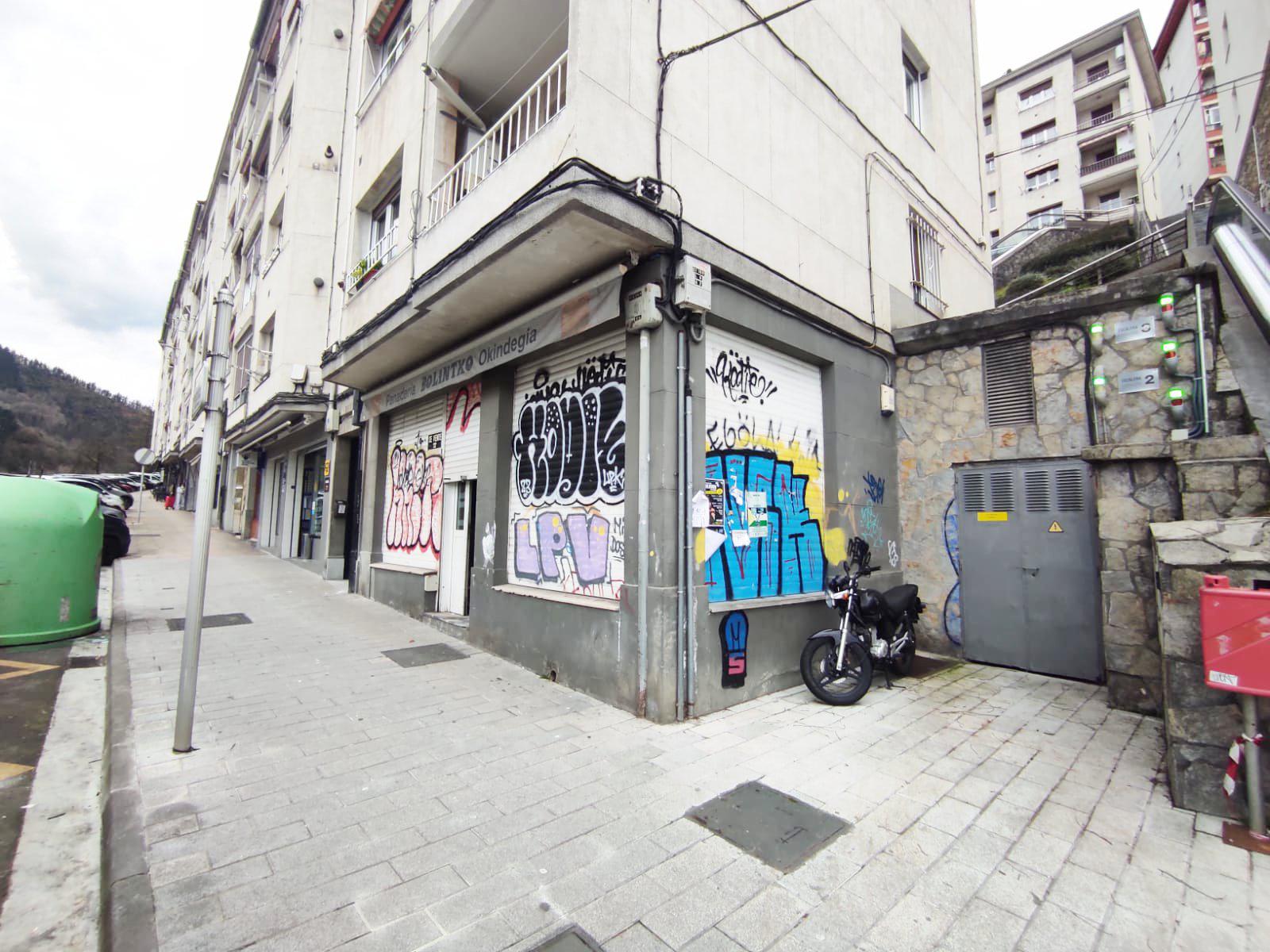Imagen 1 Local Comercial en alquiler en Eibar / En el barrio de Amaña, zona llana y accesible