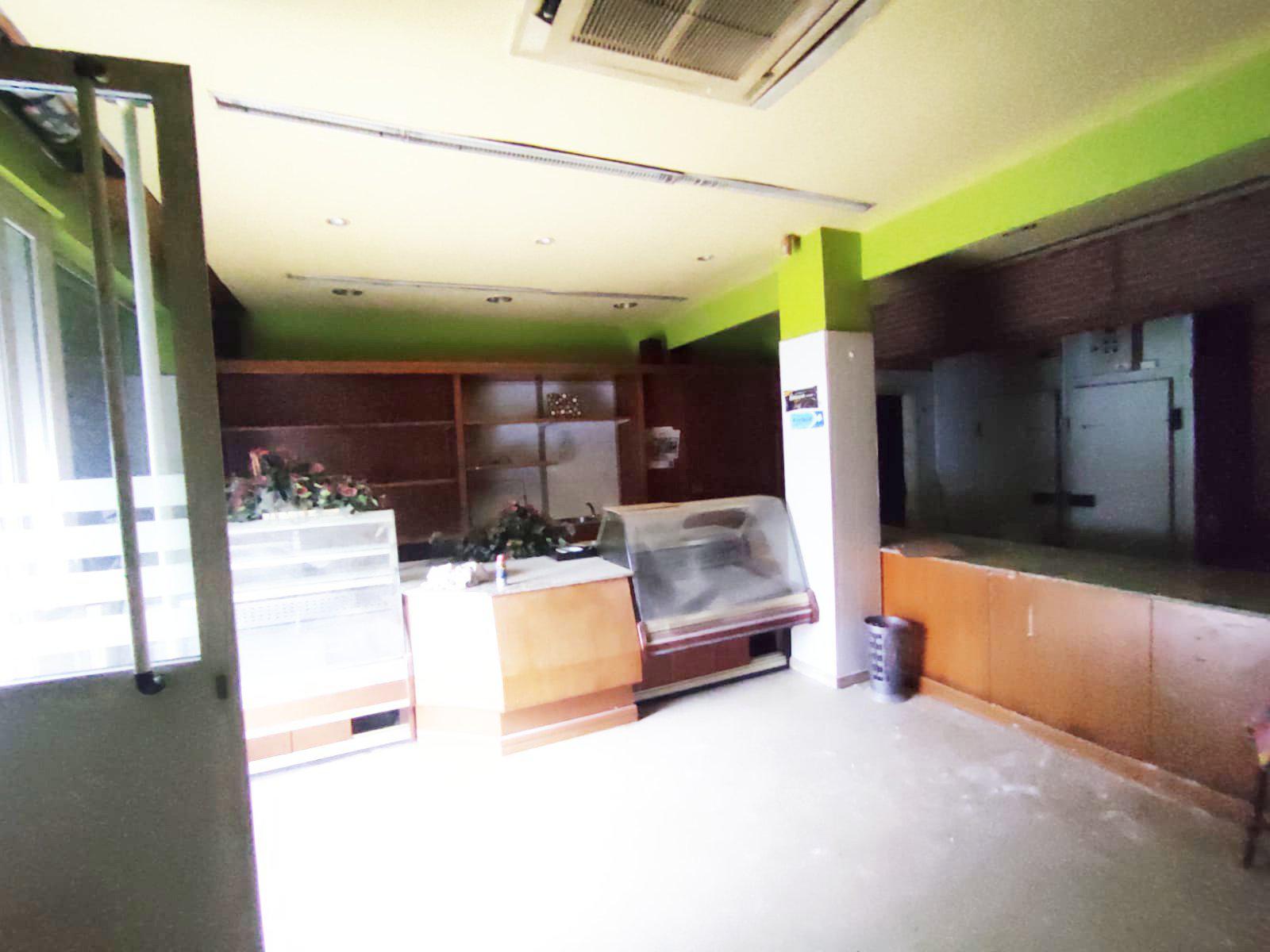 Imagen 4 Local Comercial en alquiler en Eibar / En el barrio de Amaña, zona llana y accesible