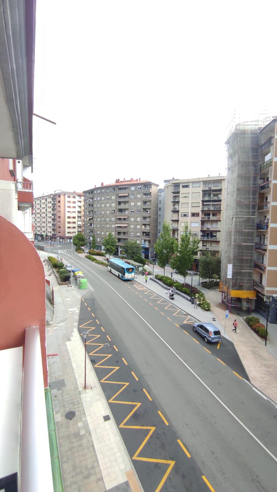 Imagen 20 Piso en venta en Ermua / Avenida de Bizkaia