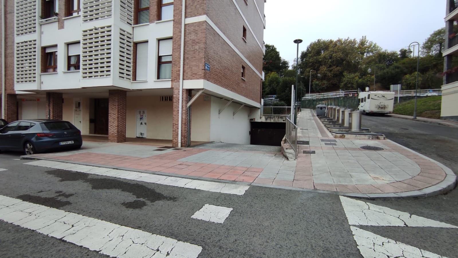 Imagen 2 Parking Coche en venta en Berriz / Calle bidegain Berriz
